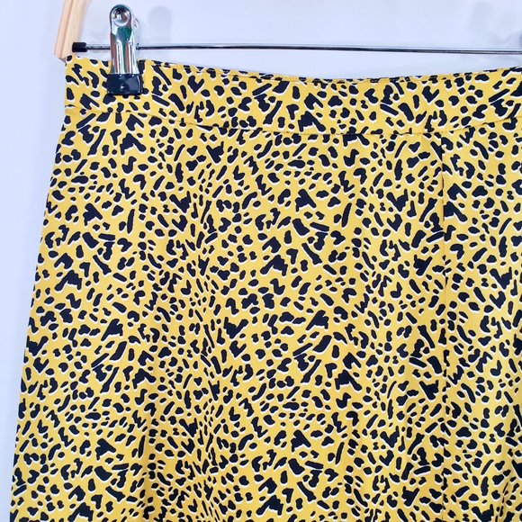 NWT BCBGeneration Printed Front Slit Midi Skirt Yellow/Black Animal Print Size 2 - Picture 5 of 9